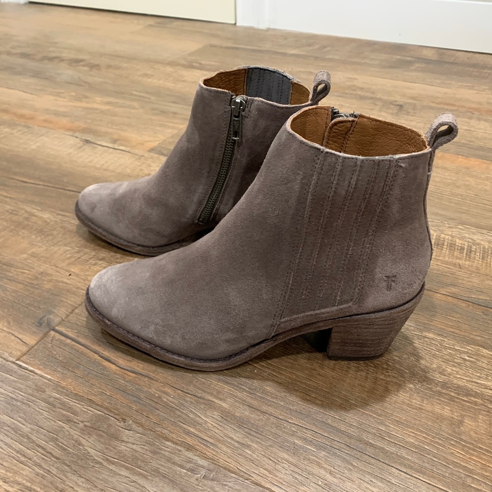 Brand New Frye Alton Chelsea Booties